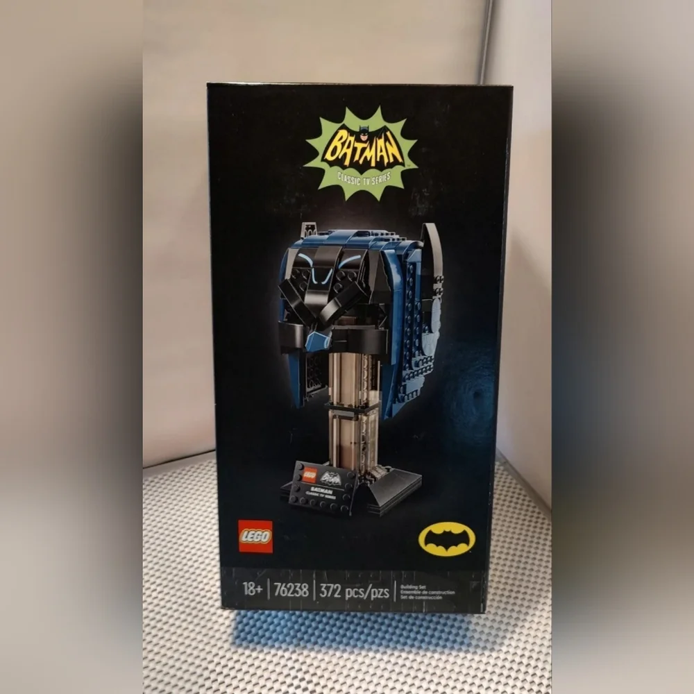 Lego 76238 Batman Cowl NWT Building Toy Set